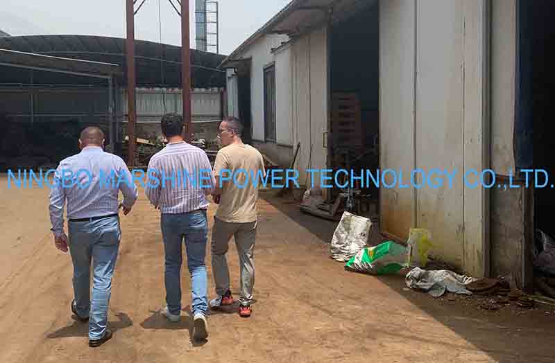 Ang mga customer ng Romania ay bumibisita sa Marshine upang talakayin ang pagbili ng mga hydraulic cable tensioner